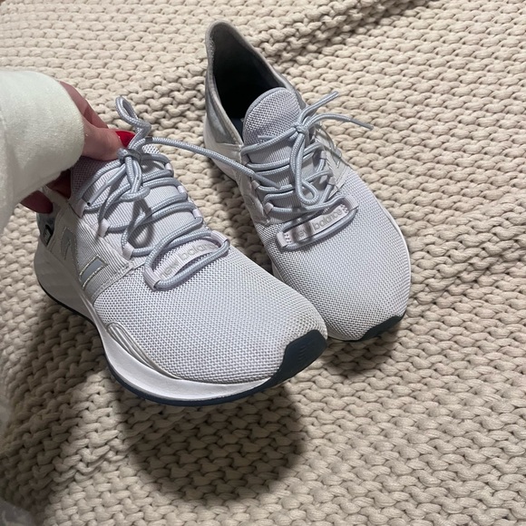 Twice worn new balance - Picture 2 of 5